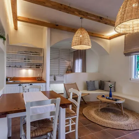 Kimolia Gi Aparthotel 4*