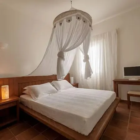 Kimolia Gi Aparthotel 4*