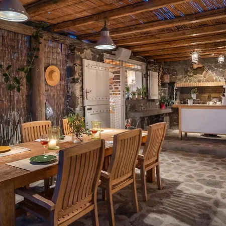 Ξενοδοχείο με διαμερίσματα κιμωλία γή Κίμωλος