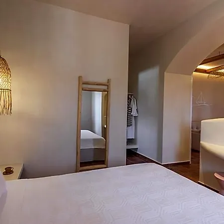 Kimolia Gi 4*