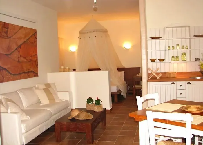 Kimolia Gi Aparthotel 4*